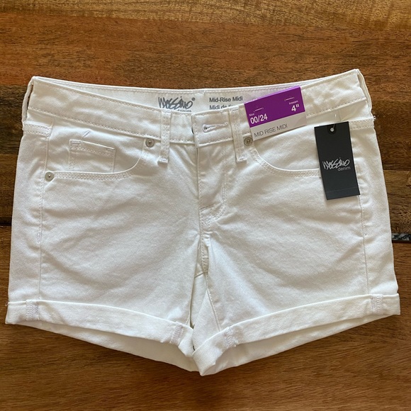 MOSSIMO Brand New White Shorts🤍🤍🤍 - Picture 3 of 6